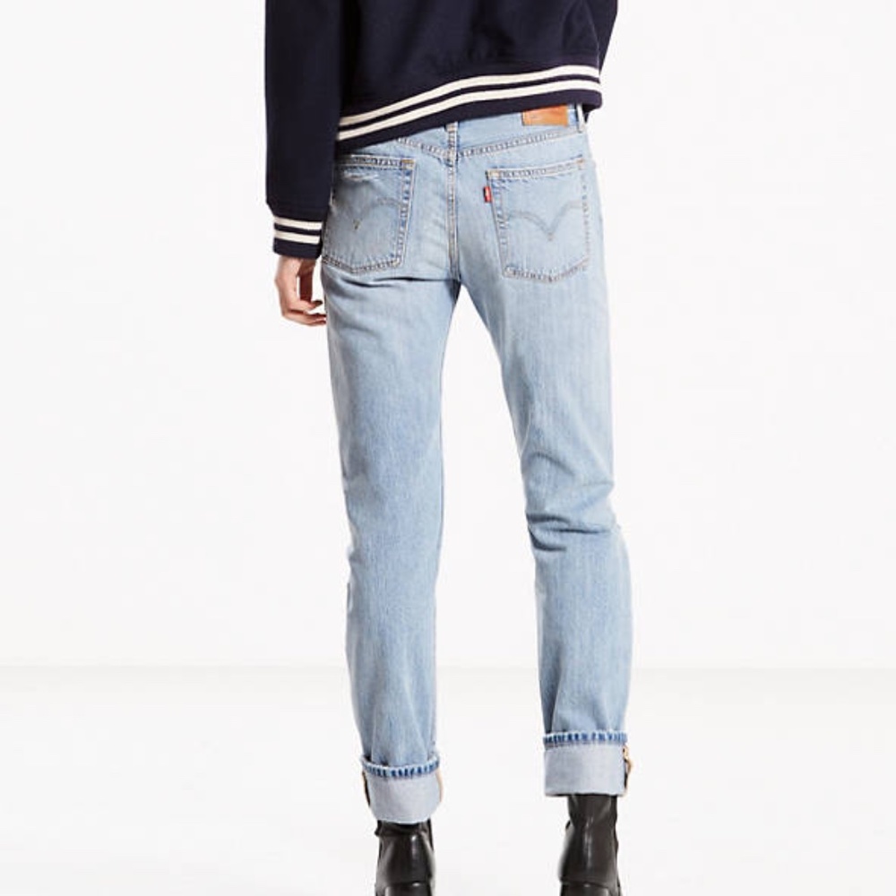 Levi's 501 CT Lightwash Jeans with rips